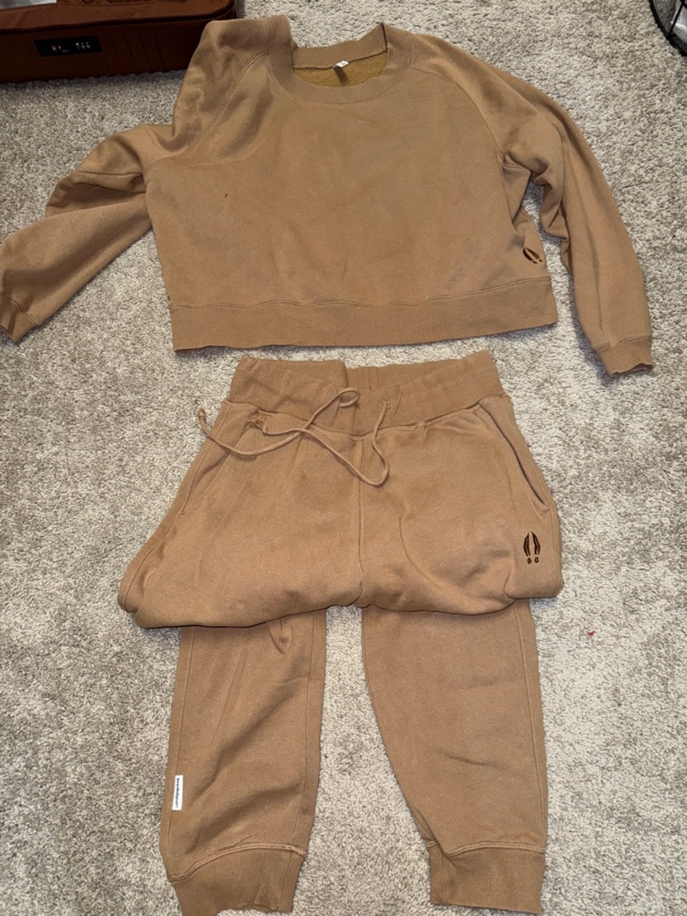 Tan Women's Drawstring Joggers & Cropped Sweatshirt Set - Brand Unspecified